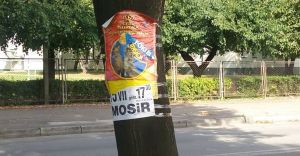Miasto oblepione plakatami - zdjcia