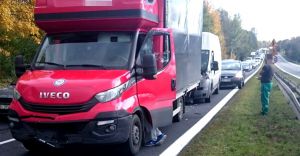 [ZDJCIA] Powane utrudnienia na DK1. Kolizja trzech samochodw