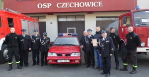 [ZDJCIA] Straacy z OSP Czechowice przekazali Poloneza do muzeum