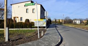 Gmina finansuje budow chodnikw