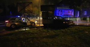 Zdarzenie na skrzyowaniu Traugutta i Sowackiego - Audi wypado z drogi
