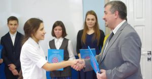Szkoa wyrniona przez ambasad