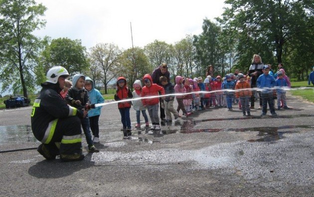 Przedszkolaki w strażnicy OSP Czechowice - 16.05.2016
